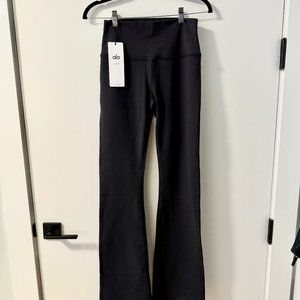 BRAND NEW, NEVER WORN: Airbrush High-Waist Bootcut Legging (M)